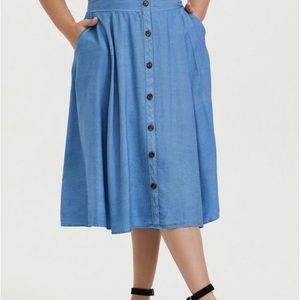 NWOT button front torrid skirt